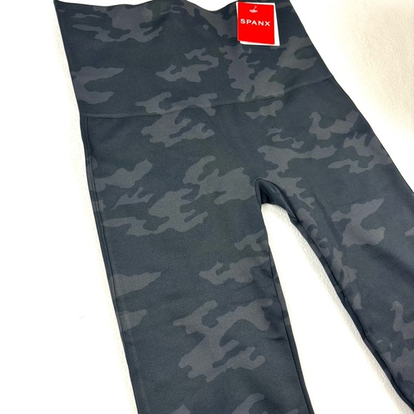 NWT Spanx Gray Ecocare Seamless Highrise Camouflage Full Length Leggings (M) - Picture 6 of 16